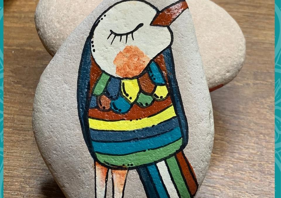 The colours of a Bird – Rock Painting Tutorial